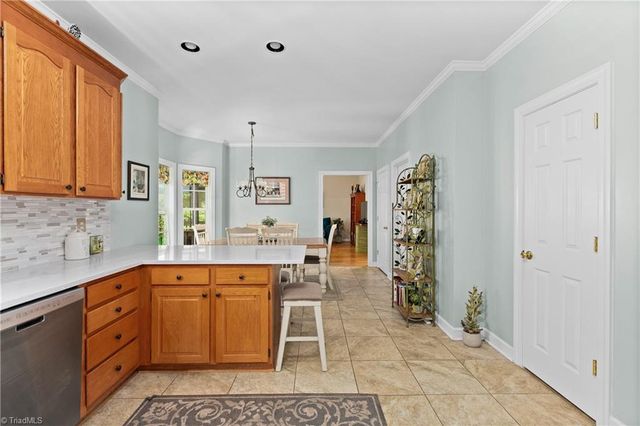 4480 Lochurst Drive, Pfafftown, NC 27040