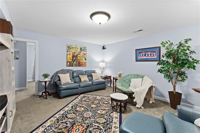4480 Lochurst Drive, Pfafftown, NC 27040