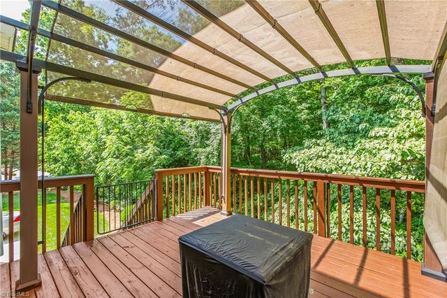 4480 Lochurst Drive, Pfafftown, NC 27040