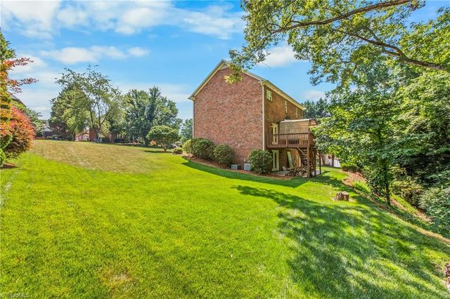 4480 Lochurst Drive, Pfafftown, NC 27040