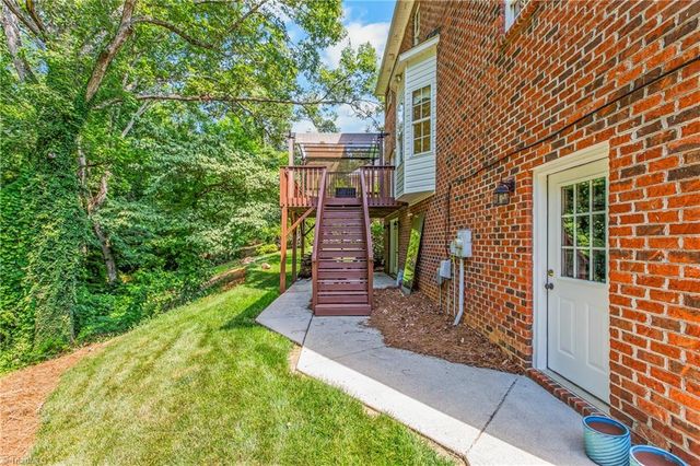 4480 Lochurst Drive, Pfafftown, NC 27040