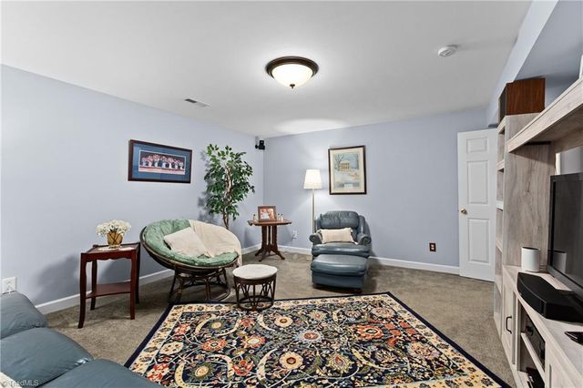 4480 Lochurst Drive, Pfafftown, NC 27040