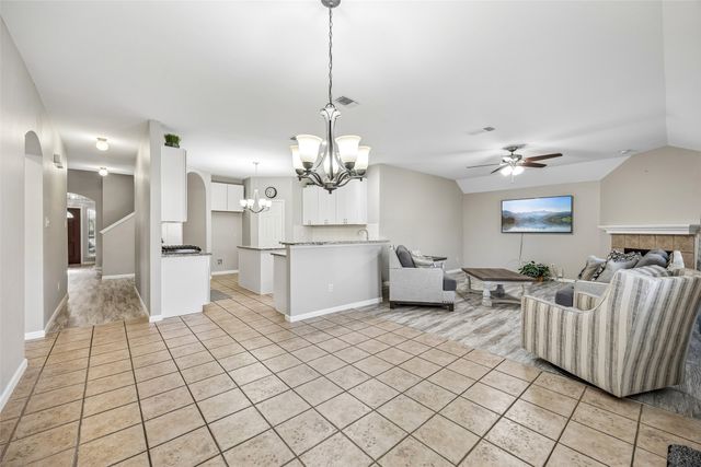 949 Chestnut Lane, Saginaw, TX 76179
