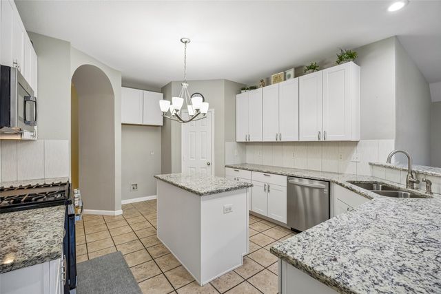 949 Chestnut Lane, Saginaw, TX 76179