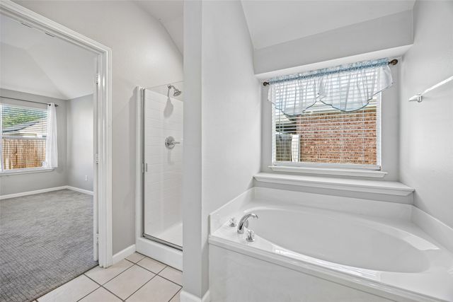 949 Chestnut Lane, Saginaw, TX 76179