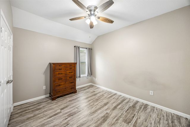 949 Chestnut Lane, Saginaw, TX 76179