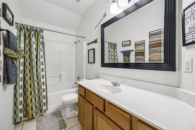 949 Chestnut Lane, Saginaw, TX 76179