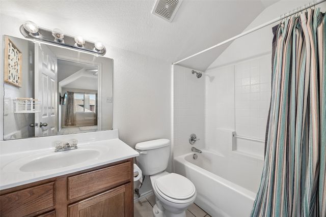 949 Chestnut Lane, Saginaw, TX 76179
