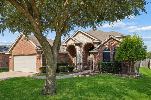 949 Chestnut Lane, Saginaw, TX 76179