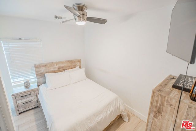 2016 10th Avenue, Los Angeles, CA 90018