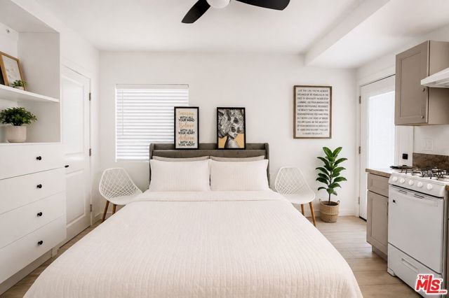 2016 10th Avenue, Los Angeles, CA 90018