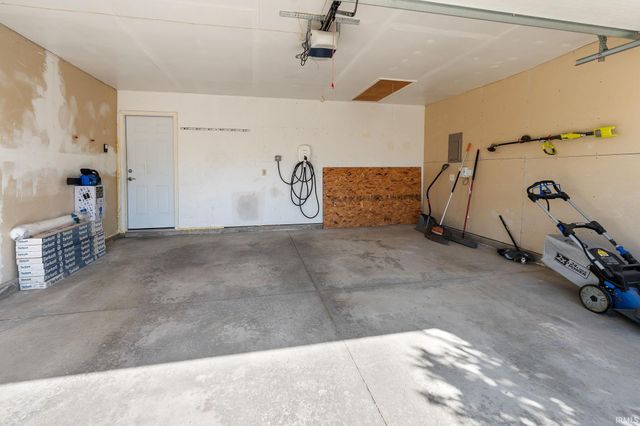 1410 Billy Drive, Fort Wayne, IN 46825