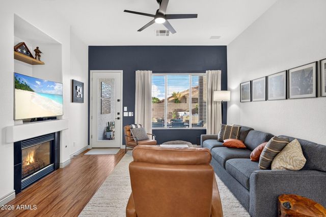 913 N JOHN Way, Chandler, AZ 85225
