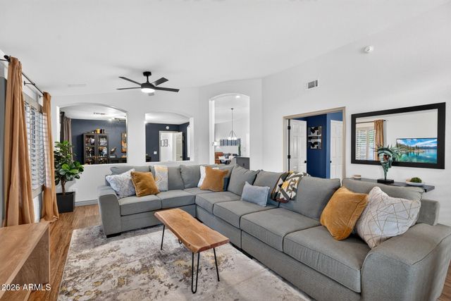 913 N JOHN Way, Chandler, AZ 85225