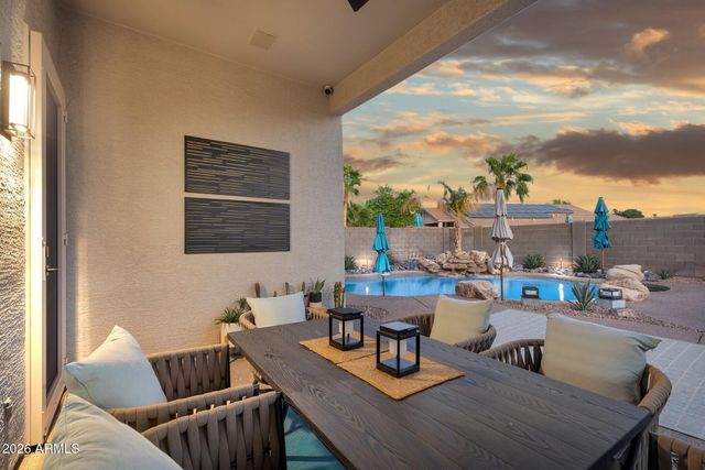 913 N JOHN Way, Chandler, AZ 85225