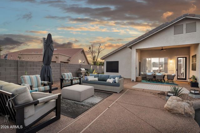 913 N JOHN Way, Chandler, AZ 85225