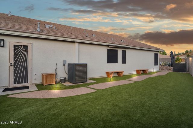 913 N JOHN Way, Chandler, AZ 85225