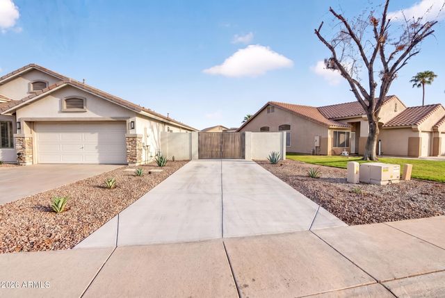 913 N JOHN Way, Chandler, AZ 85225