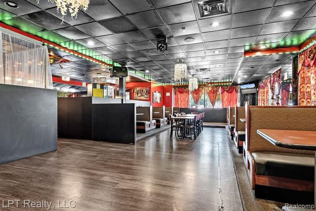 3337 Greenfield, Dearborn, MI 48120