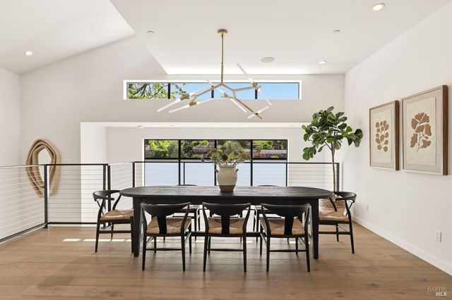 82 S Knoll Rd, Mill Valley, CA 94941