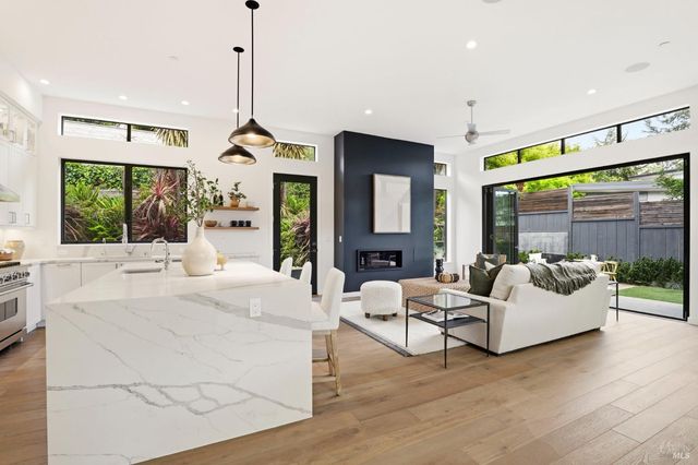 82 S Knoll Rd, Mill Valley, CA 94941