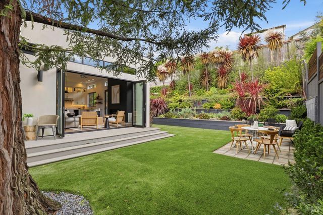 82 S Knoll Rd, Mill Valley, CA 94941