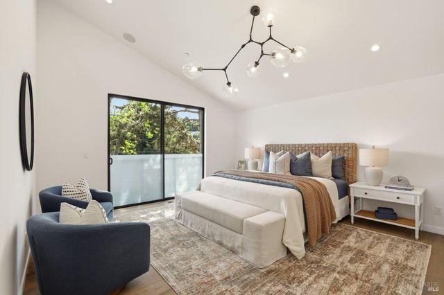 82 S Knoll Rd, Mill Valley, CA 94941