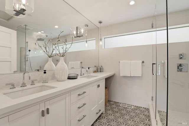 82 S Knoll Rd, Mill Valley, CA 94941