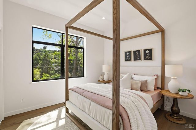 82 S Knoll Rd, Mill Valley, CA 94941