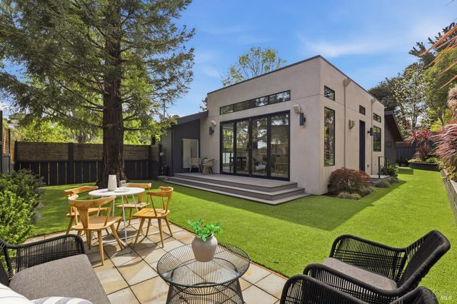 82 S Knoll Rd, Mill Valley, CA 94941