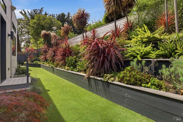 82 S Knoll Rd, Mill Valley, CA 94941