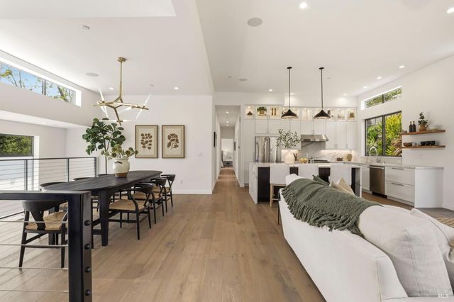 82 S Knoll Rd, Mill Valley, CA 94941