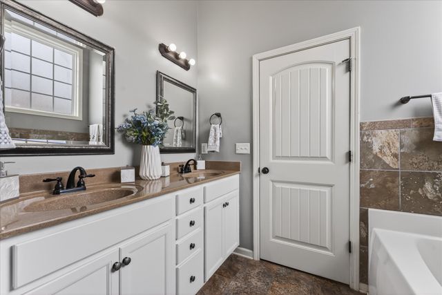 1000 Dwight Eisenhower Way, Clarksville, TN 37042