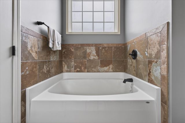 1000 Dwight Eisenhower Way, Clarksville, TN 37042