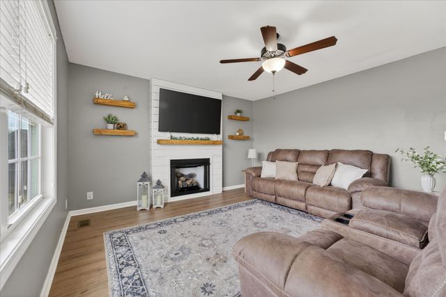 1000 Dwight Eisenhower Way, Clarksville, TN 37042