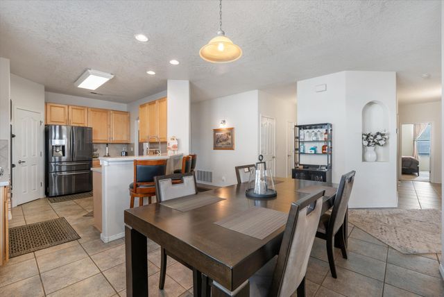 4957 Night Hawk Drive NE, Rio Rancho, NM 87144