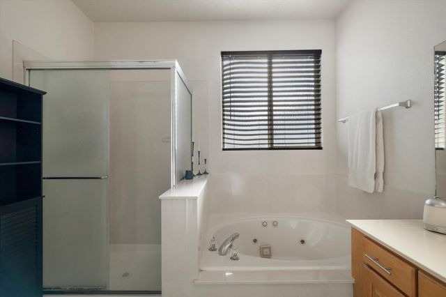 4957 Night Hawk Drive NE, Rio Rancho, NM 87144