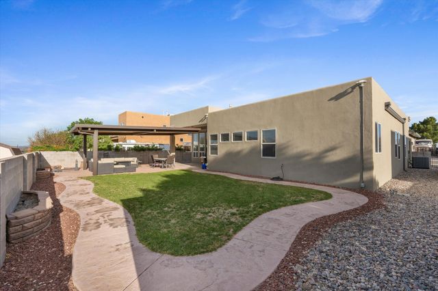 4957 Night Hawk Drive NE, Rio Rancho, NM 87144