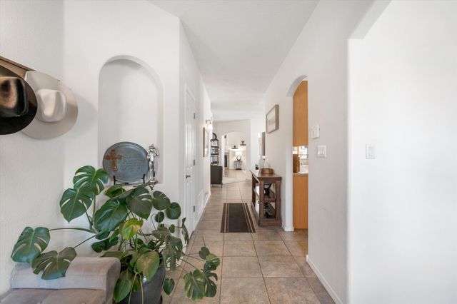 4957 Night Hawk Drive NE, Rio Rancho, NM 87144