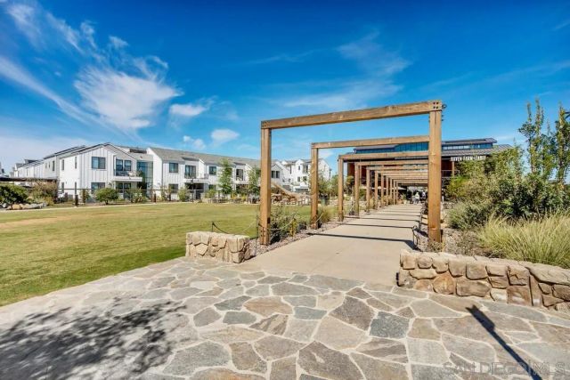 1103 Catania Dr 104, Encinitas, CA 92024