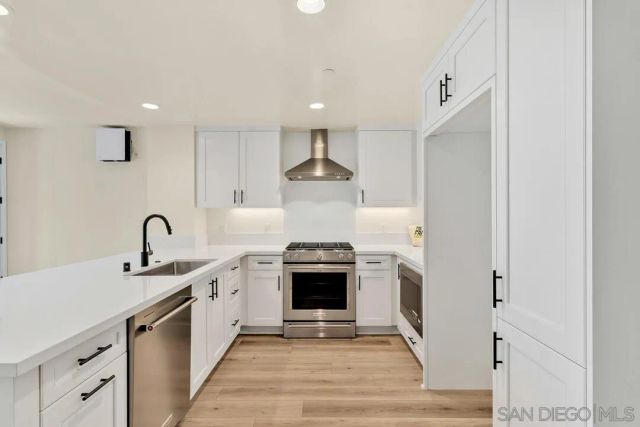 1103 Catania Dr 104, Encinitas, CA 92024