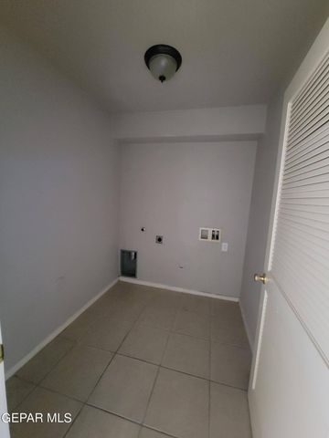 10051 RAILROAD Drive 704, El Paso, TX 79924