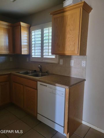 10051 RAILROAD Drive 704, El Paso, TX 79924