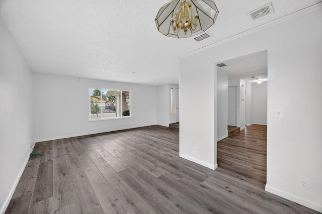 6975 Casa Del Este Way, Sacramento, CA 95828