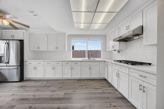 6975 Casa Del Este Way, Sacramento, CA 95828