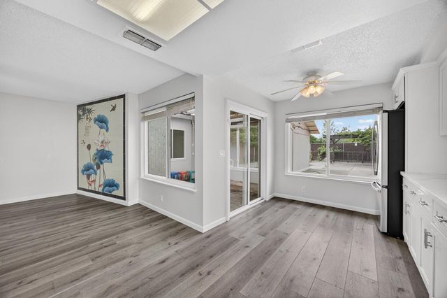 6975 Casa Del Este Way, Sacramento, CA 95828