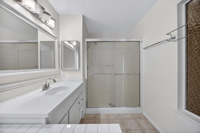 6975 Casa Del Este Way, Sacramento, CA 95828