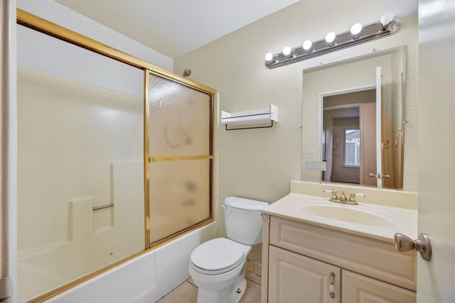 6975 Casa Del Este Way, Sacramento, CA 95828