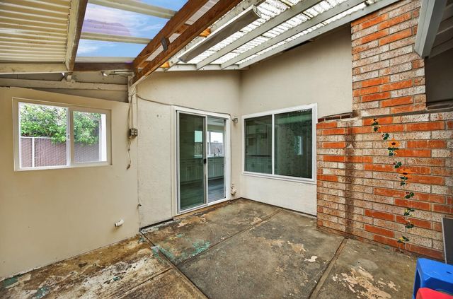 6975 Casa Del Este Way, Sacramento, CA 95828