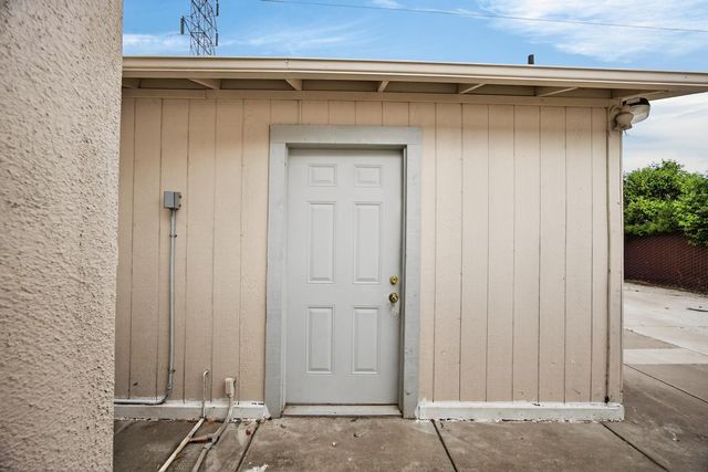 6975 Casa Del Este Way, Sacramento, CA 95828